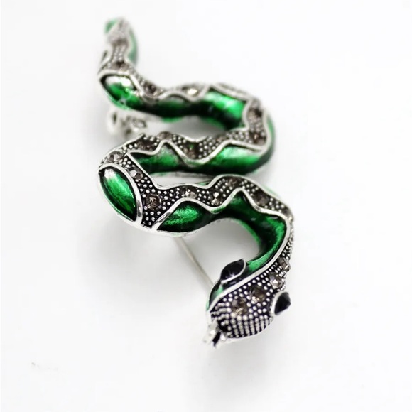 New Brooch Green and Silver Snake Brooch - Picture 2 of 3